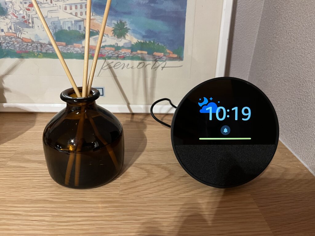 我が家で使用しているスマートスピーカーEchoSpotの写真