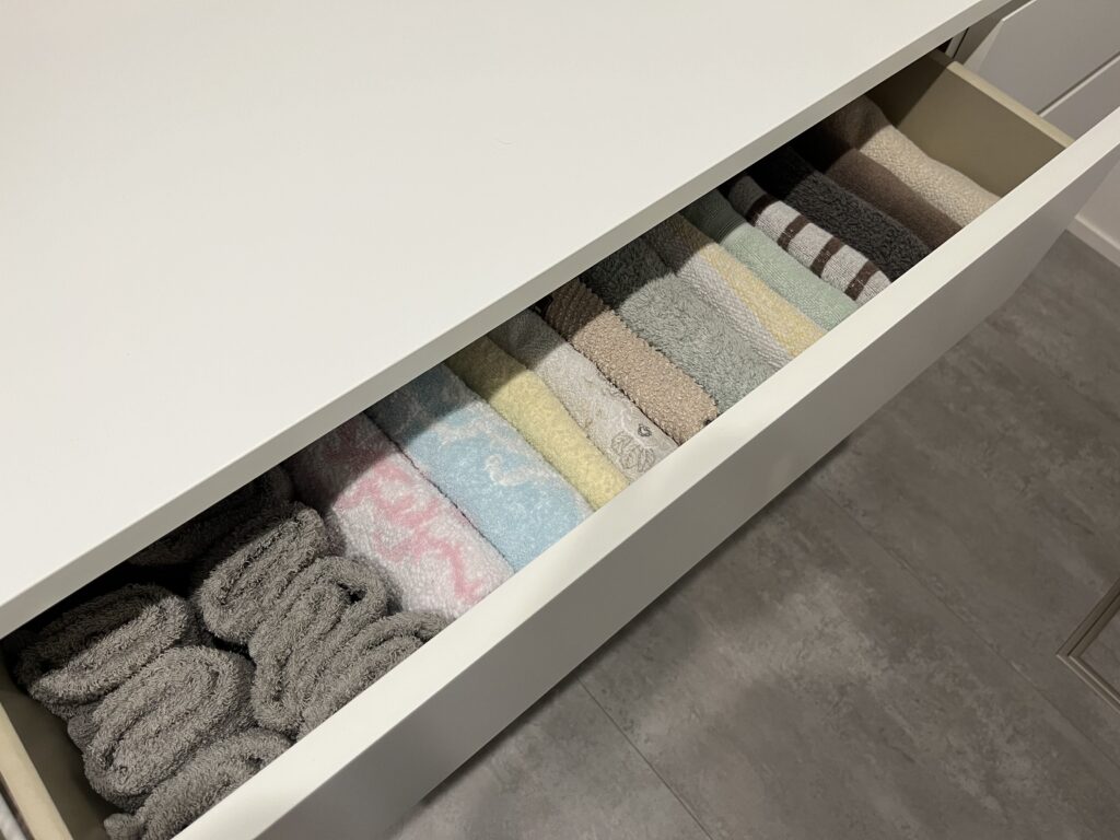 マルムの引き出し内にはタオルなどを収納
